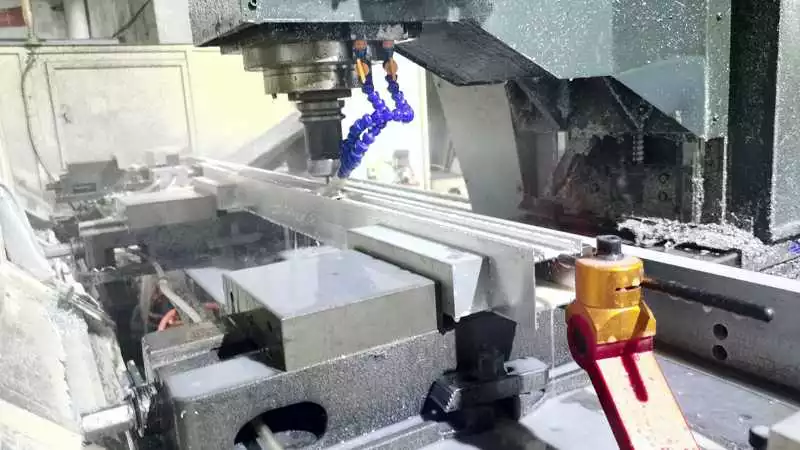 CNC machining of large aluminum parts