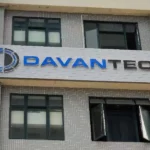 Davantech 8 meter wide logo